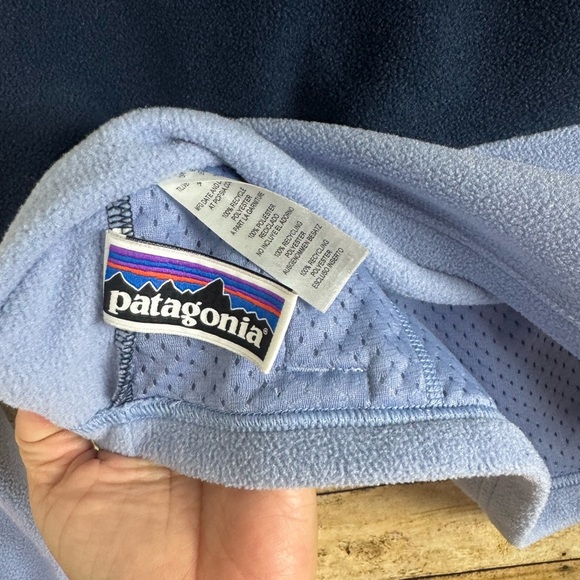 Patagonia® Worn Wear
Kids' Microdini Cropped Hoody Pullover sz m - Picture 5 of 5